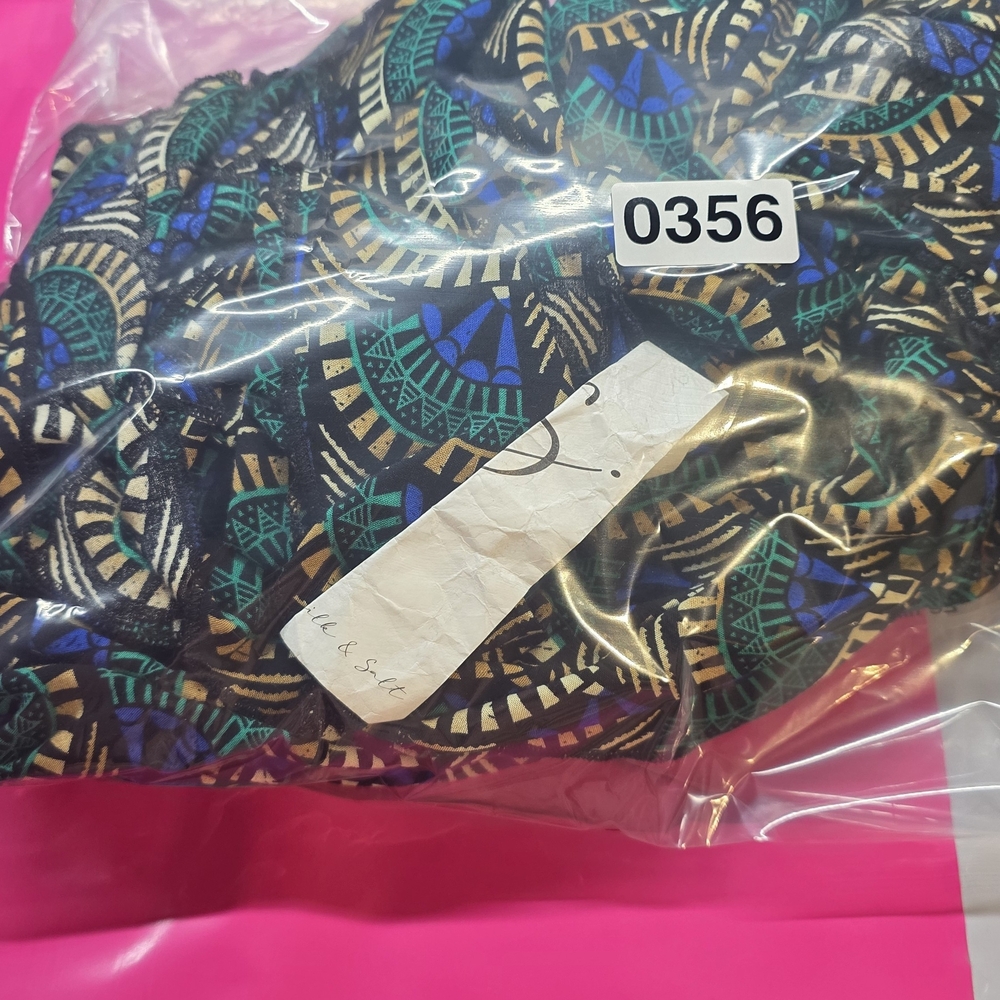 Silk & Salt NWT Elegant Blue and Green Patterned Wrap Dress Small PTP 19 - Picture 7 of 7